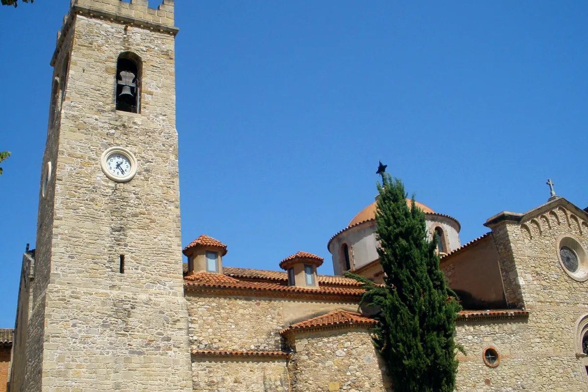 Església de Sant Pere, al centre de Rubí